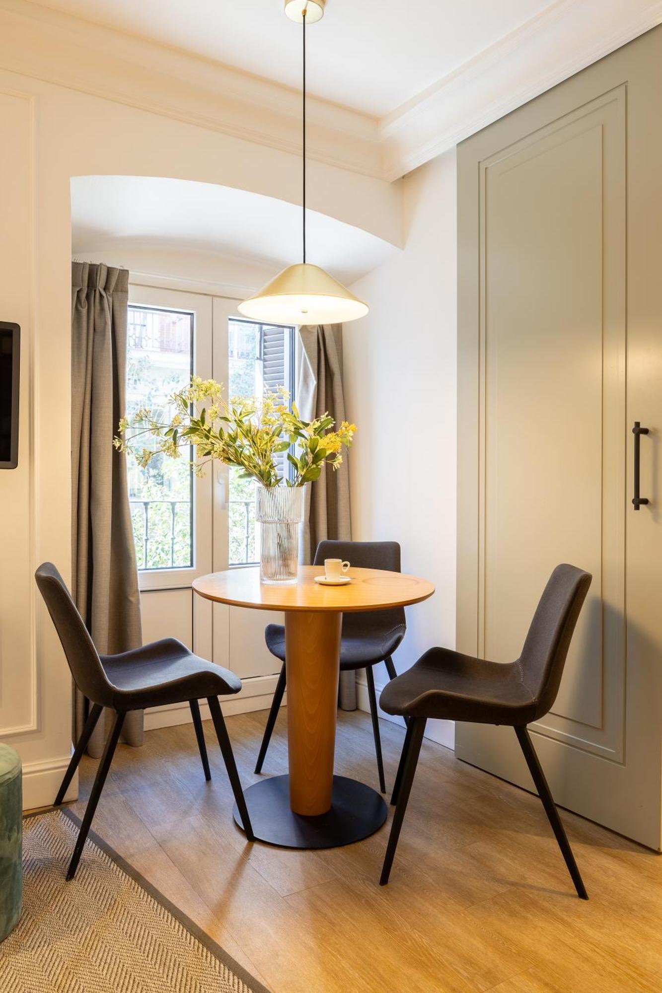 Apartamento Edmond Vibes Puerta Del Sol Suites *